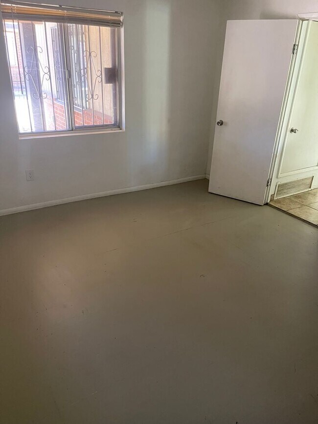 Building Photo - Geronimo