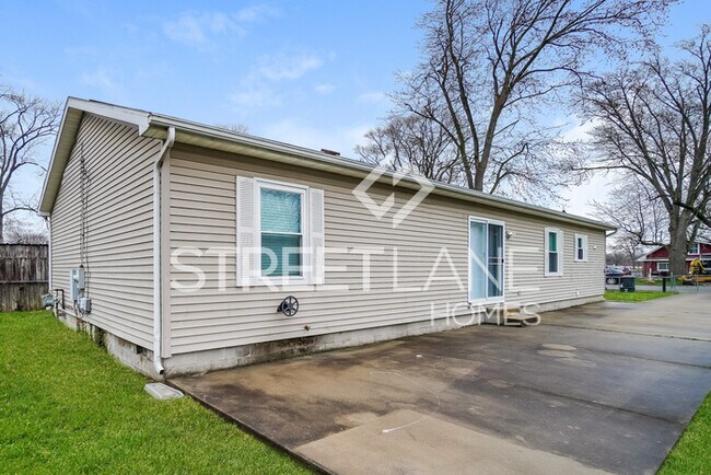 Building Photo - Charming 3 Bedroom in Whitehall!