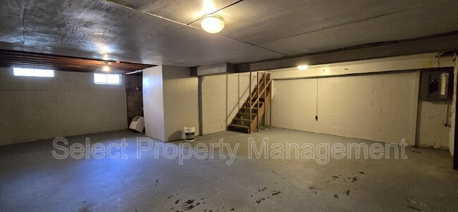 Building Photo - 7430 W Jefferson Blvd