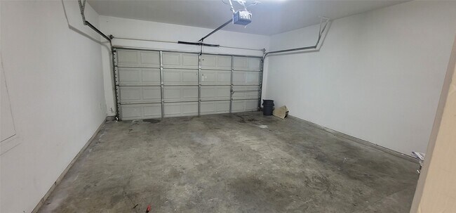 Building Photo - 14426 Mooreview Ln