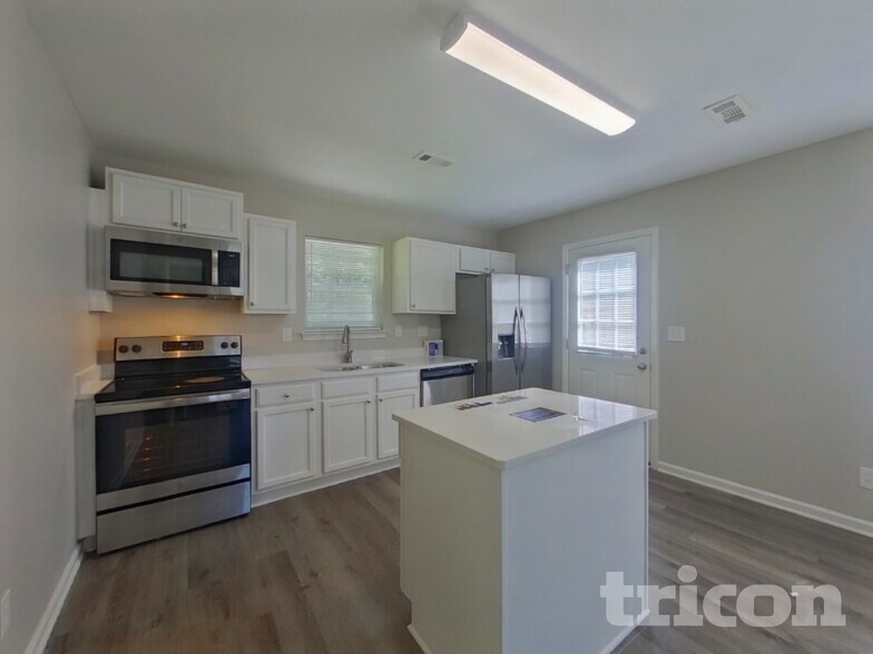 Building Photo - 4920 Hopewood Ln