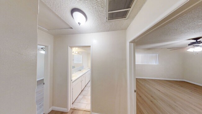Building Photo - 34840 Iris Ln