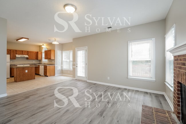 Building Photo - Prepare to be impressed by this 4 bedroom, 2.5 bathroom home