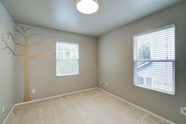 Building Photo - 3Bd/2.5Ba Everett Home