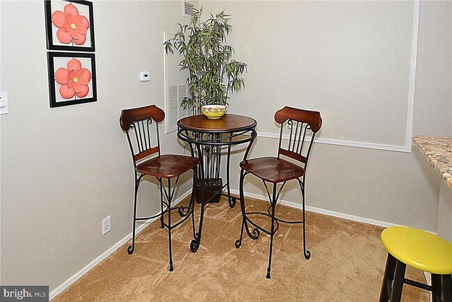 Building Photo - 3305 Wyndham Cir