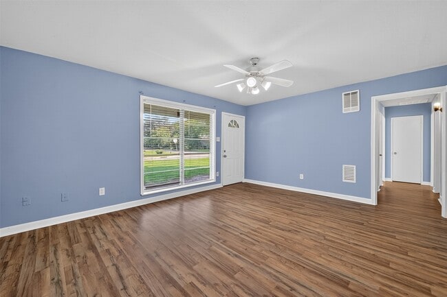 Building Photo - 5534 Thrush Dr