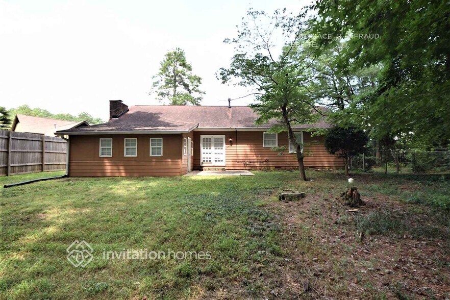 Building Photo - 207 Rennes Ct