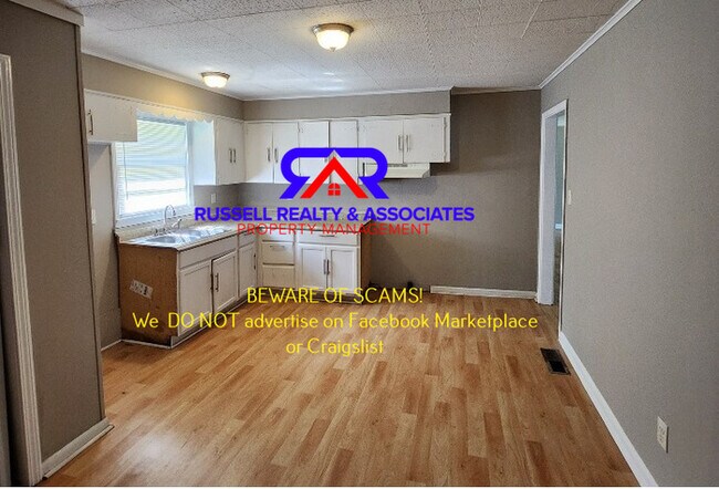 Building Photo - SECTION 8 WELCOME- 4 BEDROOMS!
