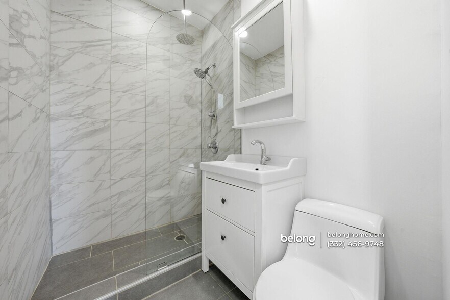 Building Photo - 202 E 93rd St