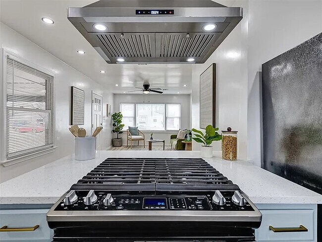 Building Photo - 1208 Jet Dr