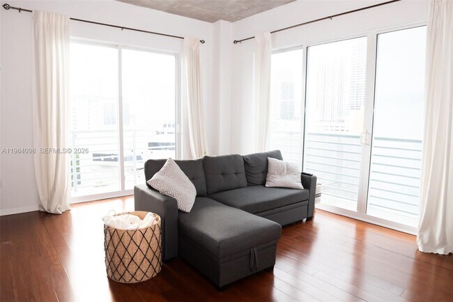 Building Photo - 234 NE 3rd St