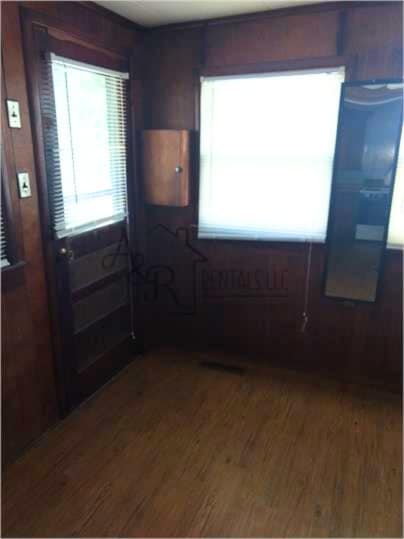 Building Photo - 209 E 22nd St