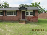 Building Photo - Appliances included