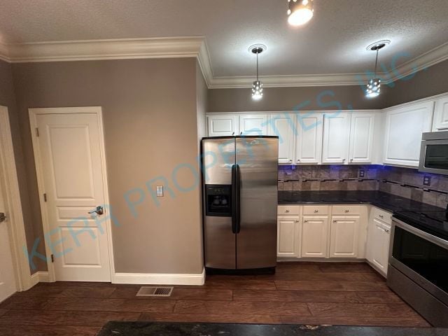 Building Photo - 20598 NE Shore View Dr