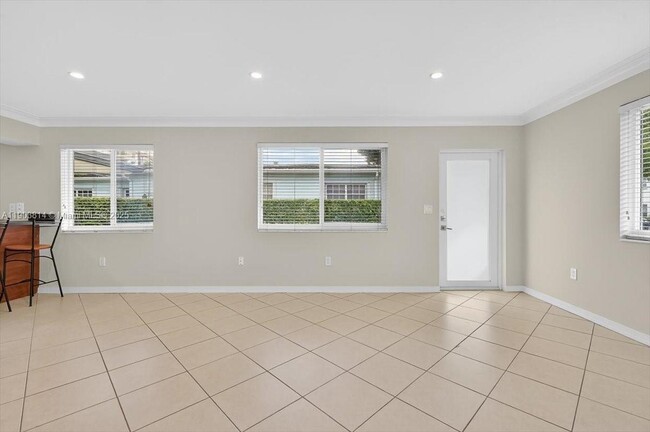 Building Photo - 349 Santander Ave