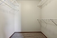 Building Photo - 3 Bedroom, 2 Bath, two story all electric ...