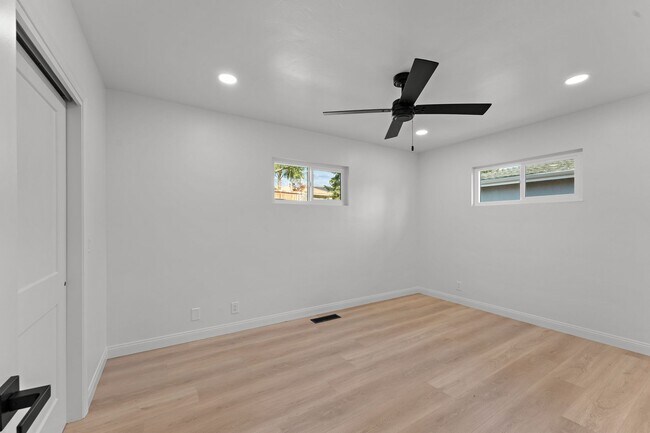 Building Photo - RV/trailer parking