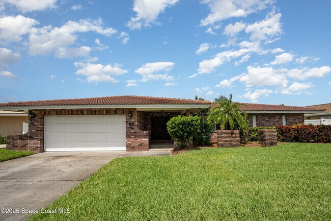 Building Photo - 419 St Georges Ct