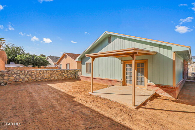 Building Photo - 12496 Sombra Fuerte Dr