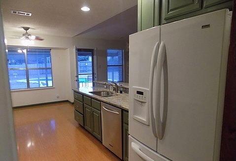 Building Photo - 509 Meadowbrook Dr