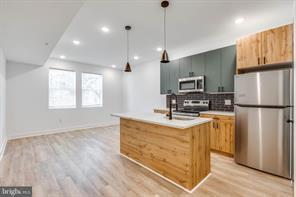 Building Photo - 2348 N Park Ave