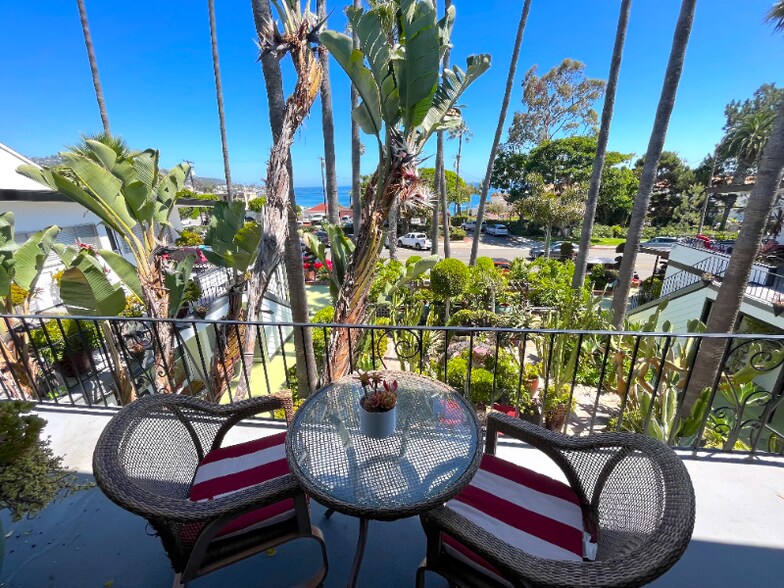 Building Photo - 250 Cliff Dr