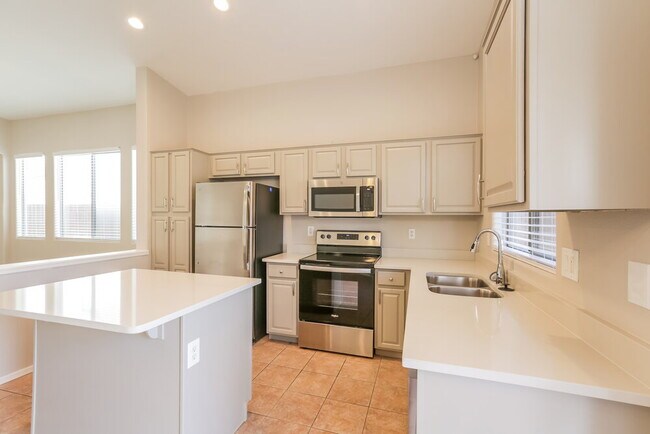 Building Photo - 4001 E Timberline Rd