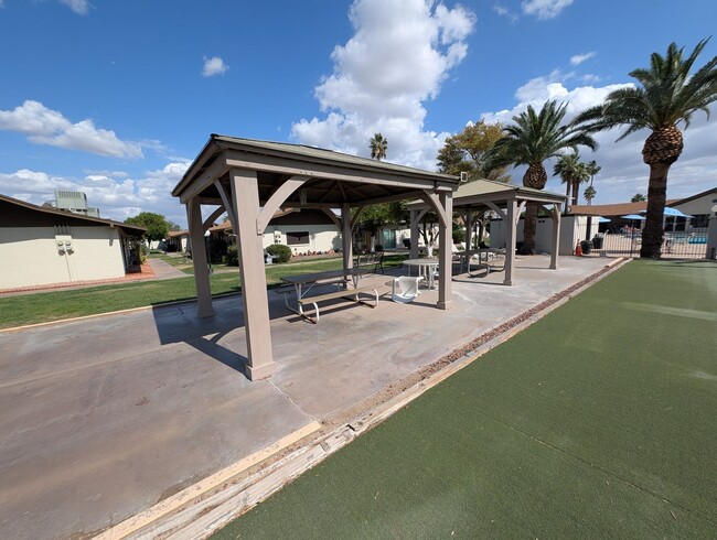 Building Photo - 2 Bedroom Condo Unit in the Polynesian Par...