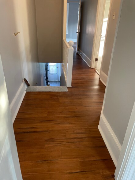 Building Photo - 721 W 2nd Ave