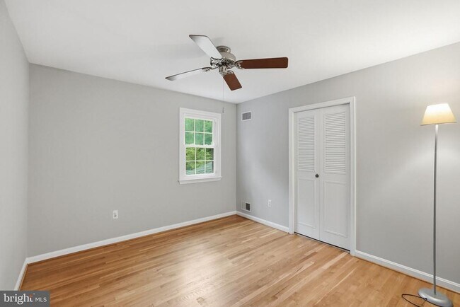 Building Photo - 809 Woodley Dr