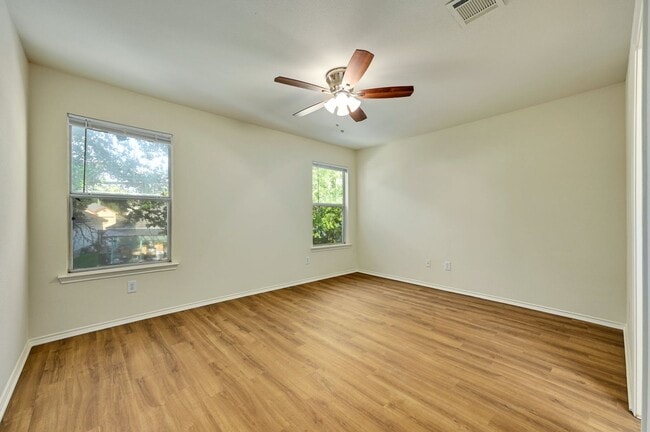 Building Photo - 1531 Parkfiled Cir 78664 | 3 Bed 2.5 Bath $1800 Coming soon - Available 04/26/26