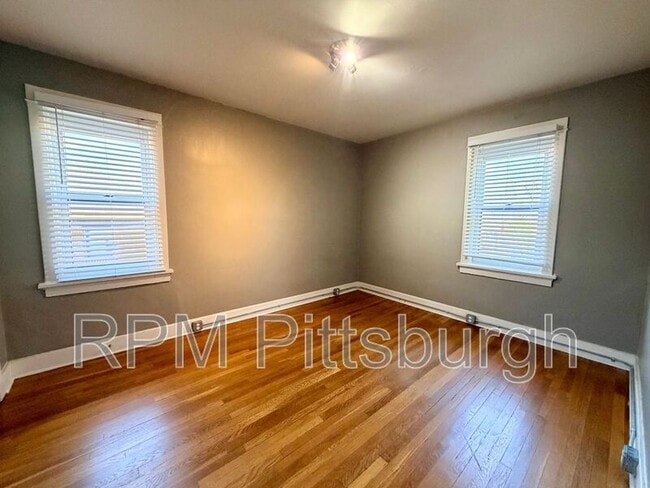 Building Photo - 6407 Bartlett St