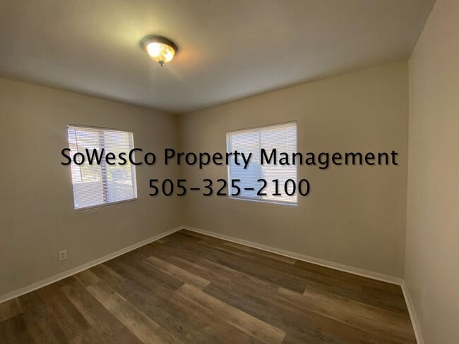 Building Photo - 703 E 23rd St