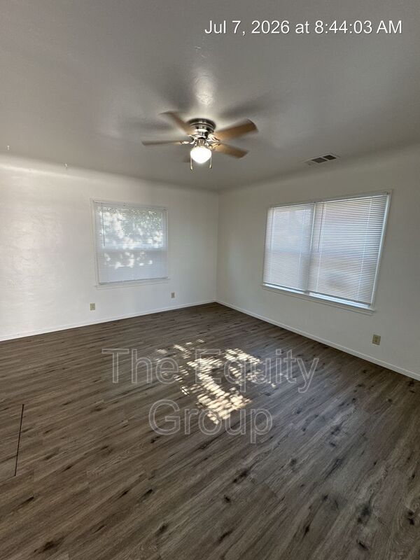 Building Photo - 710 E Tulare Ave