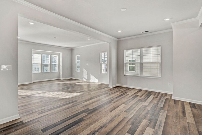 Building Photo - BRAND NEW TOWNHOME Available now, Depot 49...