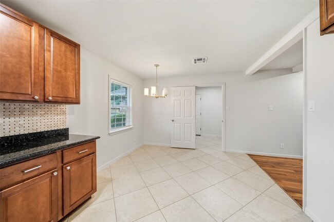 Building Photo - 10170 Hanka Dr