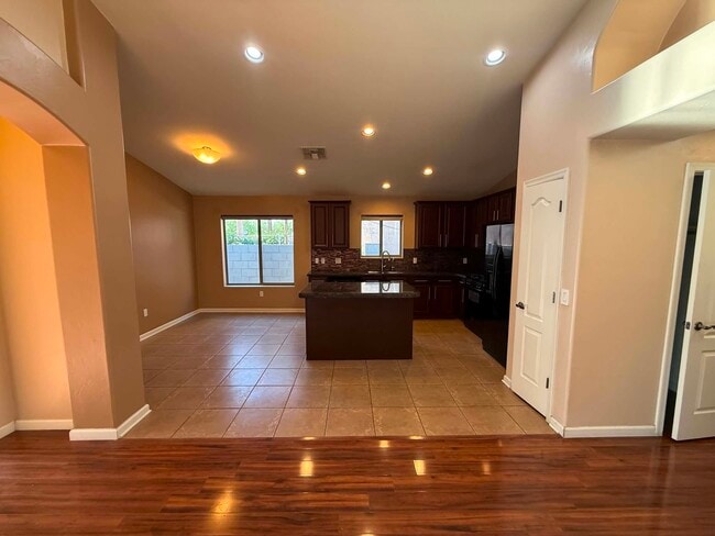 Building Photo - 8370 S Hunnic Dr