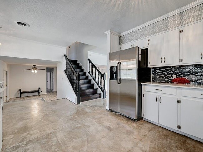 Building Photo - 1802 Temple Dr