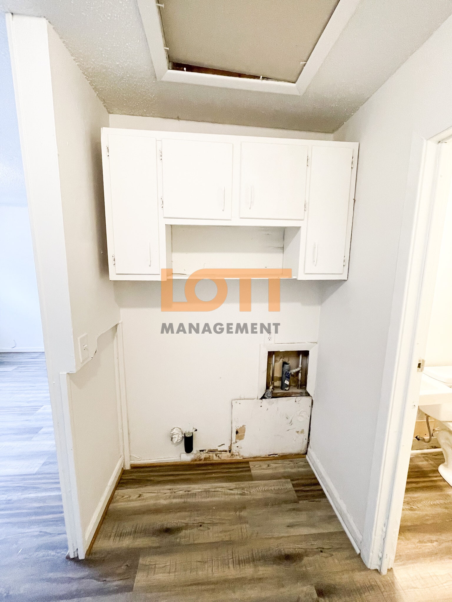 Building Photo - 10 Montis Dr