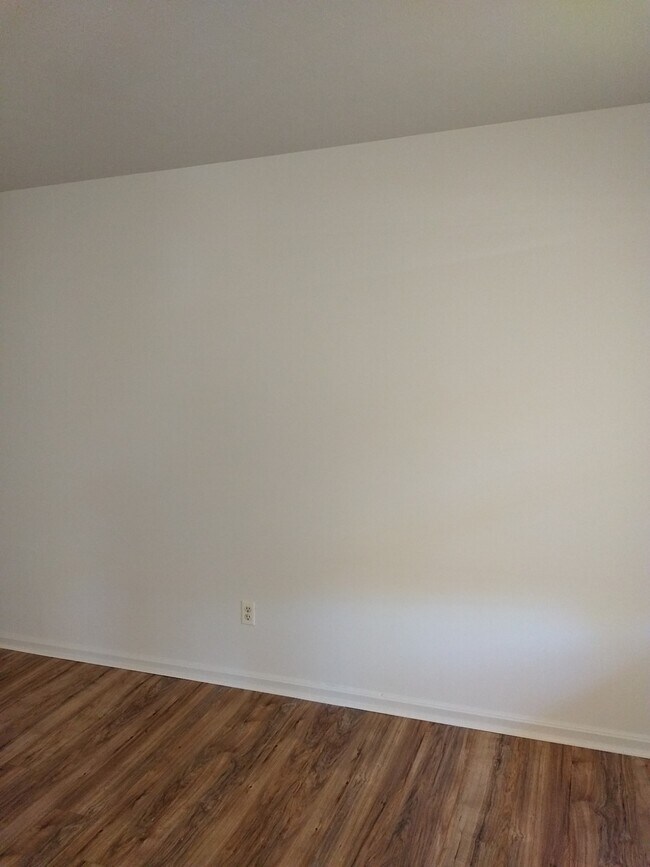 Building Photo - 4801 Saddlebrook Ln