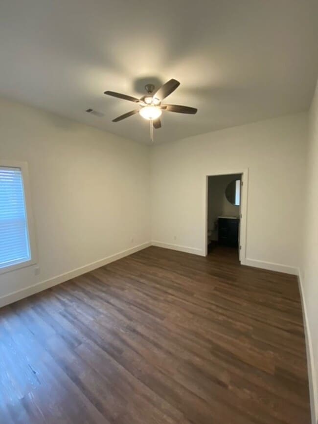Building Photo - Modern 3-Bedroom, 2-Bathroom Duplex in Pri...