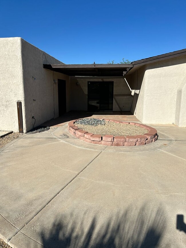 Building Photo - Great Unfurnished home!