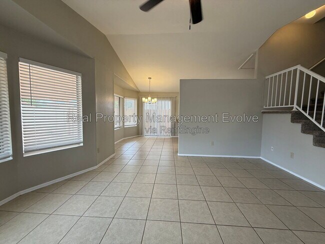 Building Photo - 3725 E Taro Ln