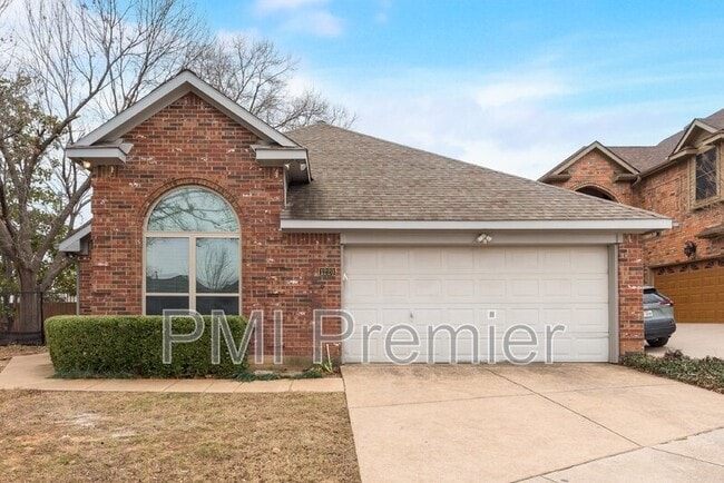 Building Photo - 1220 Royal Crescent Dr