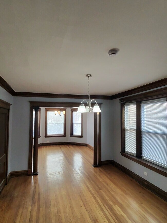 Building Photo - 6810 S Calumet Ave