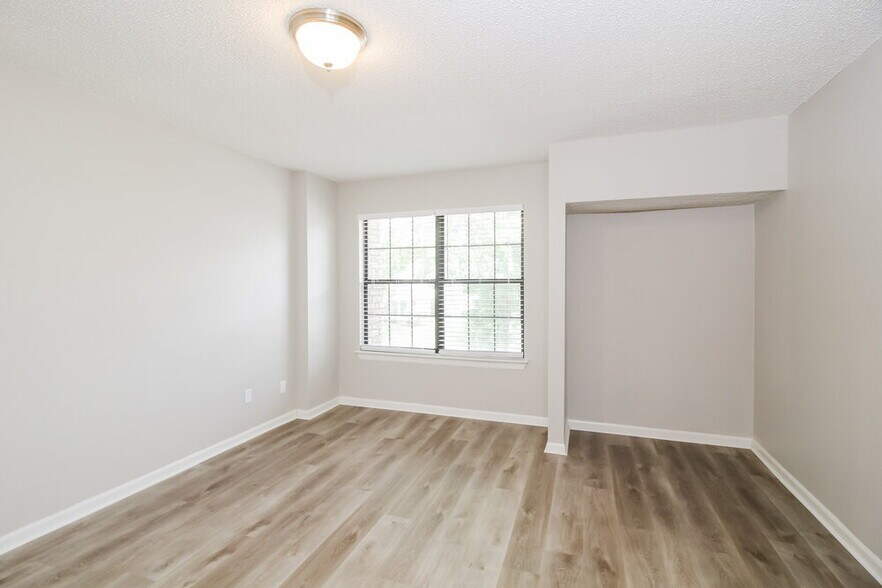 Building Photo - 414 Kirkwood Dr