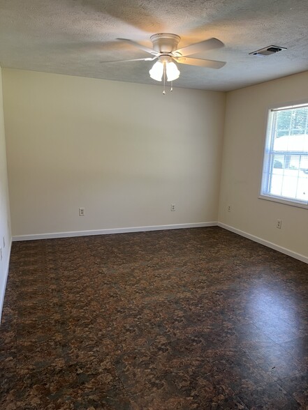 Living room - 15 Cottage Ln