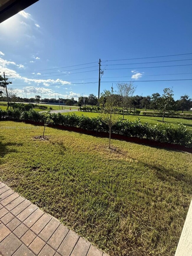 Building Photo - 12220 SW 44th Ct