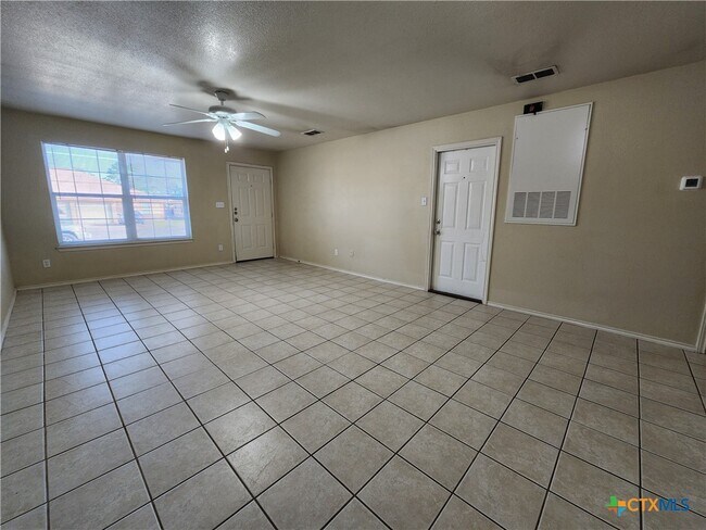 Building Photo - 1146 Misty Acres Dr