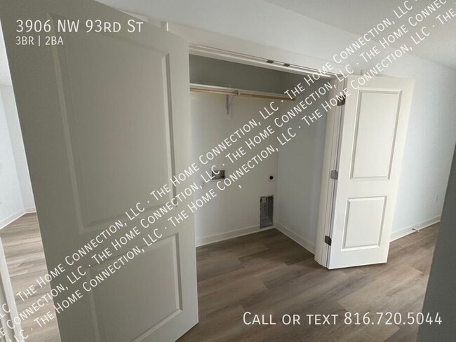 Building Photo - 3906 NW 93rd St